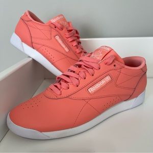 Reebok women’s orange casual sneaker size 8